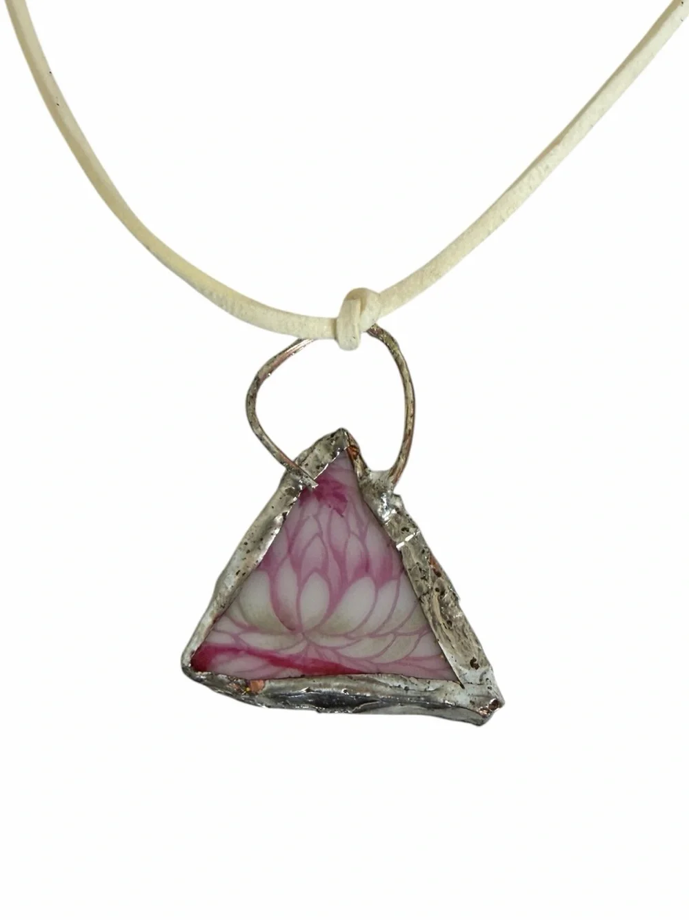 Silver‑Plated Broken‑China Floral Triangle Pendant Cream Cord Necklace